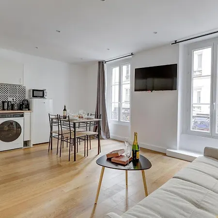 557 Niels - Stunning 17 * Parigi