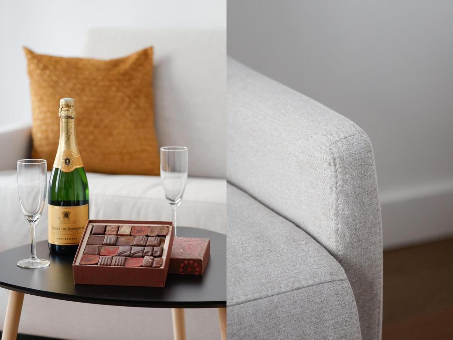 557 Niels - Stunning 17 Apartment