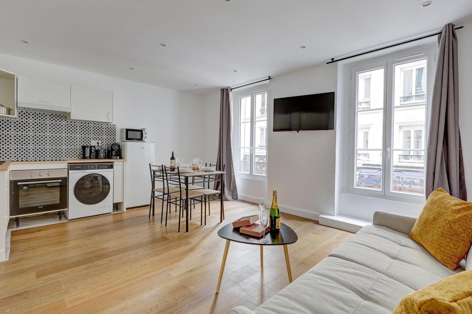 557 Niels - Stunning 17 * Paris