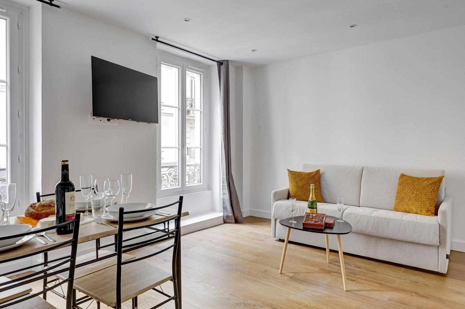 557 Niels - Stunning 17 * Paris