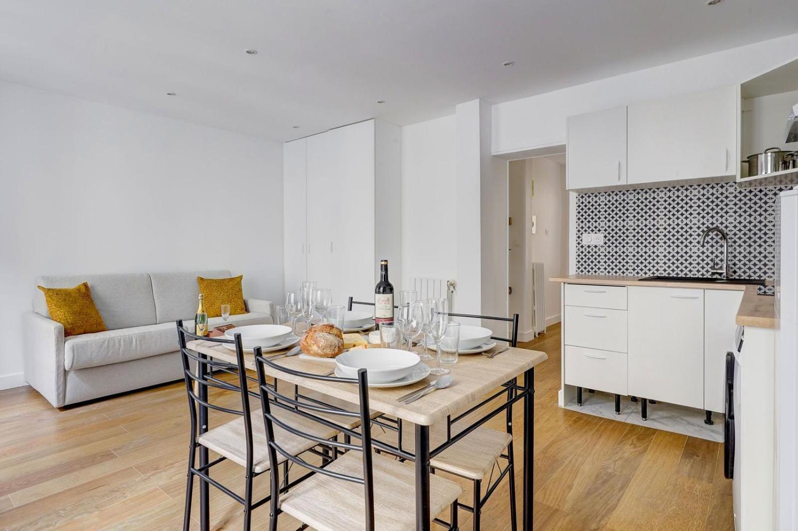 557 Niels - Stunning 17 Apartment Paris